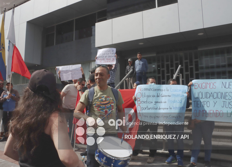 EX TRABAJADORES PETROECUADOR PROTESTA