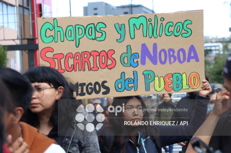 PLANTON EN FISCALIA POR DETENIDOS EN EL PARO