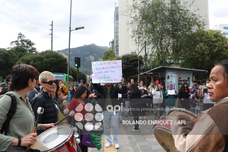 PLANTON EN FISCALIA POR DETENIDOS EN EL PARO