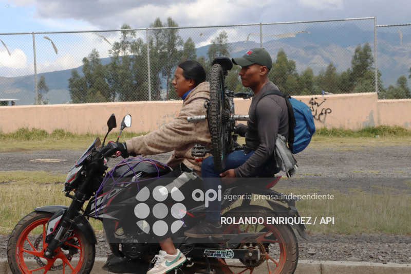PARO DIFICULTA LA MOVILIDAD EN TABACUNDO