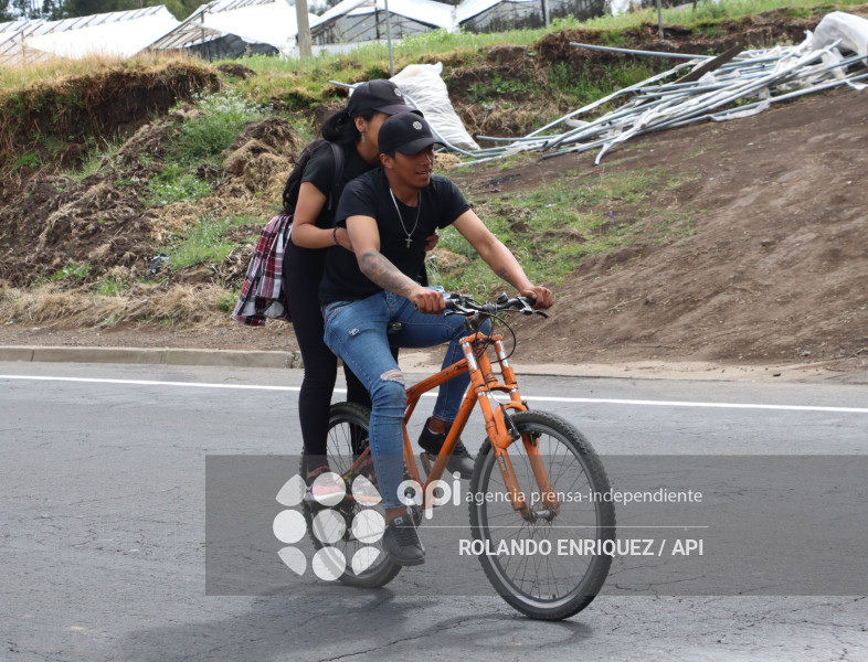 PARO DIFICULTA LA MOVILIDAD EN TABACUNDO
