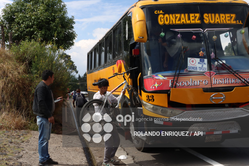 PARO DIFICULTA LA MOVILIDAD EN TABACUNDO