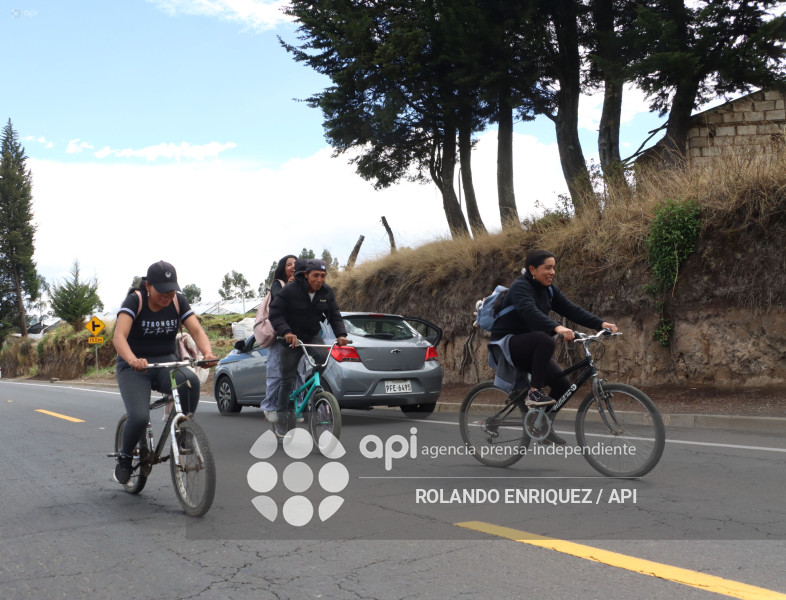 PARO DIFICULTA LA MOVILIDAD EN TABACUNDO