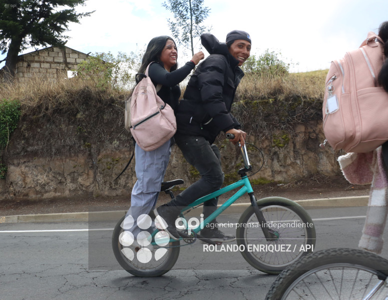 PARO DIFICULTA LA MOVILIDAD EN TABACUNDO