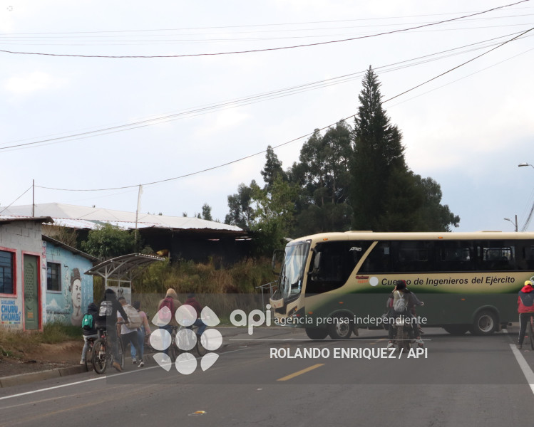 PARO DIFICULTA LA MOVILIDAD EN TABACUNDO