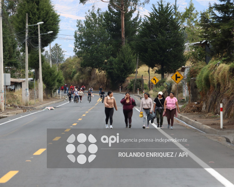 PARO DIFICULTA LA MOVILIDAD EN TABACUNDO