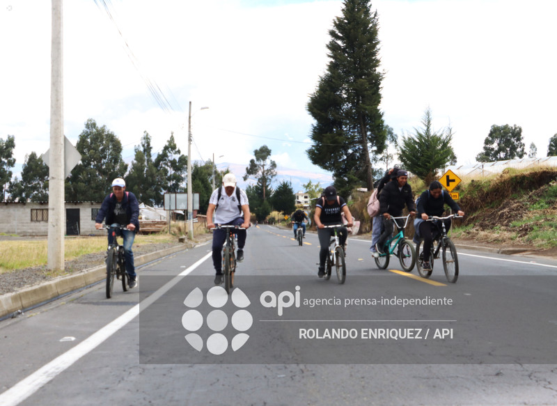 PARO DIFICULTA LA MOVILIDAD EN TABACUNDO