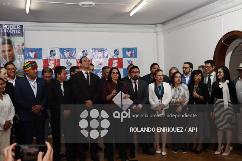 LUISA GONZALAEZ Y RC