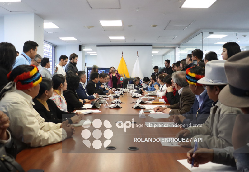 FAMILIARES DETENIDOS PARO COMISION GARANTIAS CONSTITUCIONAL