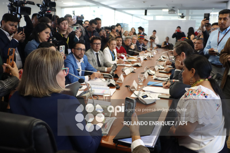 FAMILIARES DETENIDOS PARO COMISION GARANTIAS CONSTITUCIONAL
