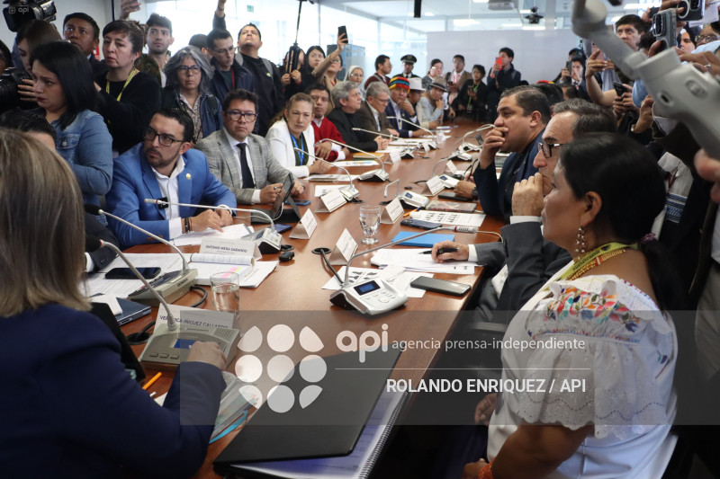 FAMILIARES DETENIDOS PARO COMISION GARANTIAS CONSTITUCIONAL
