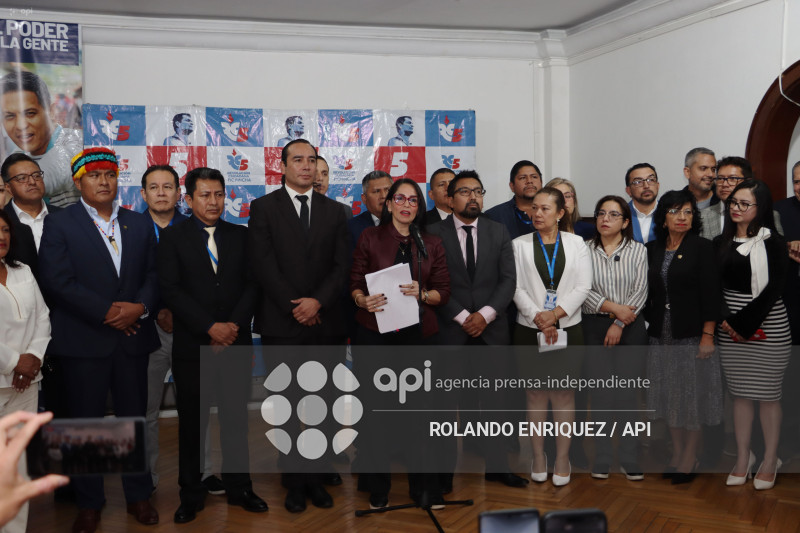 FAMILIARES DETENIDOS PARO COMISION GARANTIAS CONSTITUCIONAL