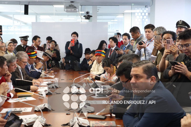 FAMILIARES DETENIDOS PARO COMISION GARANTIAS CONSTITUCIONAL