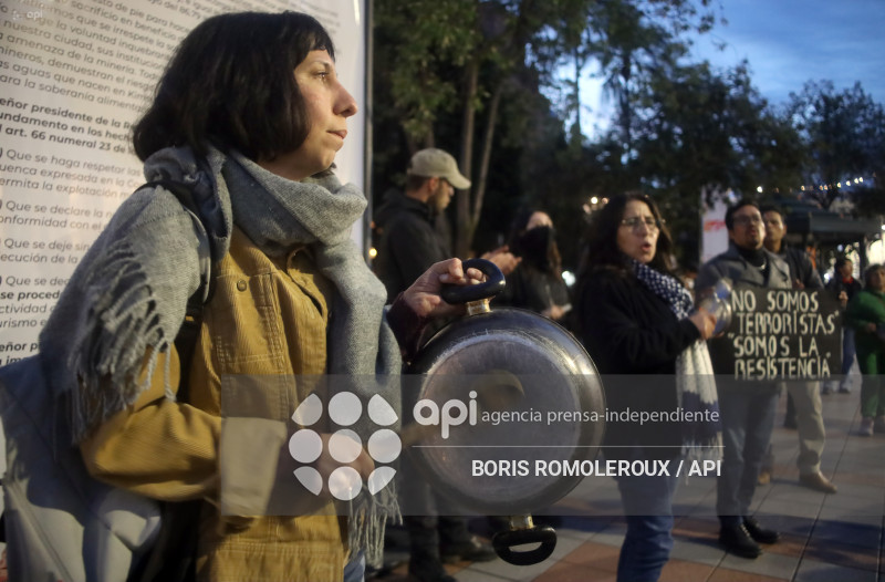 CUENCA-PROTESTA DE CACEROLAS-GOBIERNO
