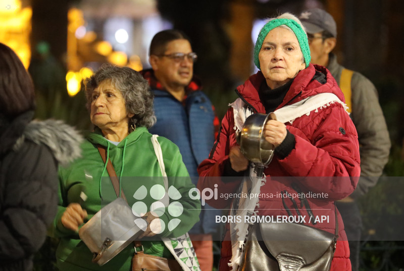 CUENCA-PROTESTA DE CACEROLAS-GOBIERNO