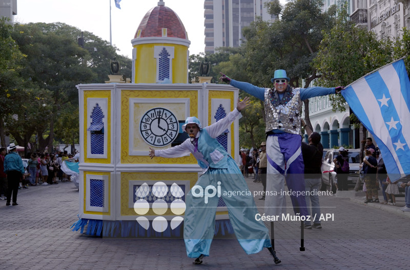 GYE-DESFILE ALEGORICO