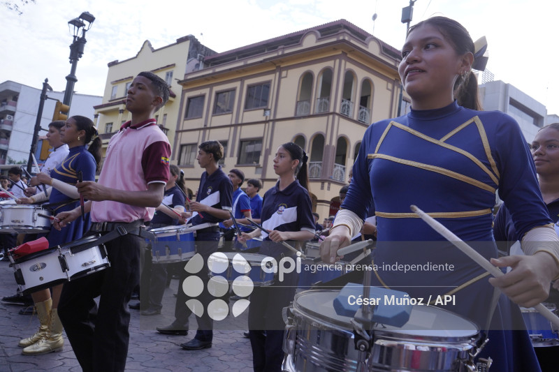 GYE-DESFILE ALEGORICO