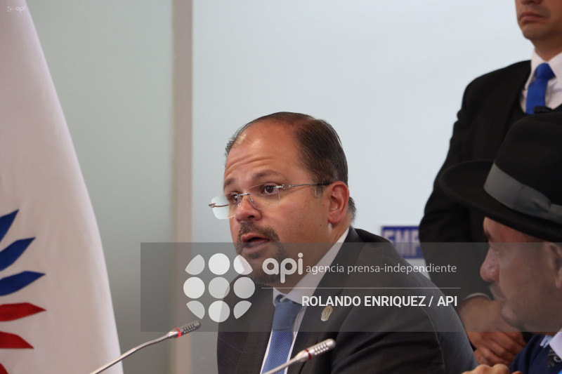 REINBERG COMISION ASUNTOS INTERNACIONALES