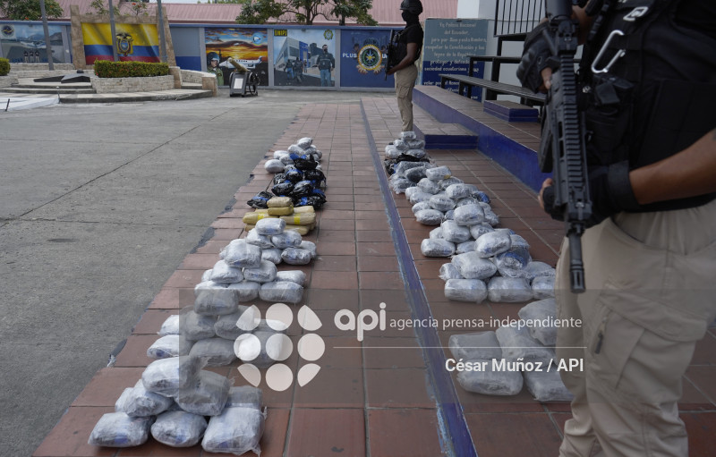 GYE-INCAUTACION BLOQUES MARIHUANA