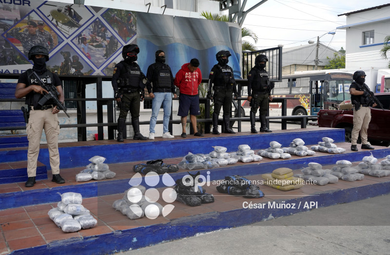 GYE-INCAUTACION BLOQUES MARIHUANA