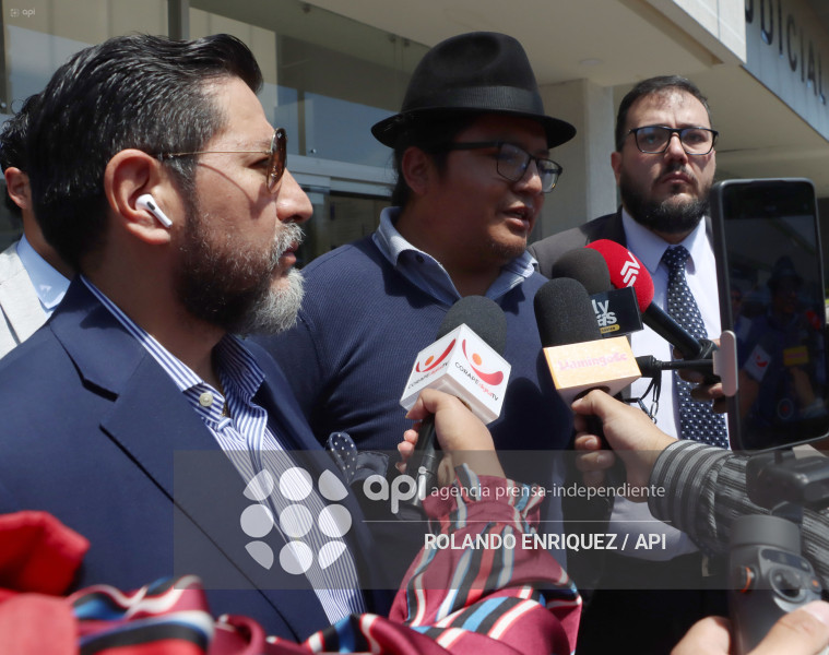 APAWKI CASTRO DEMANDA CONGELACION CUENTA