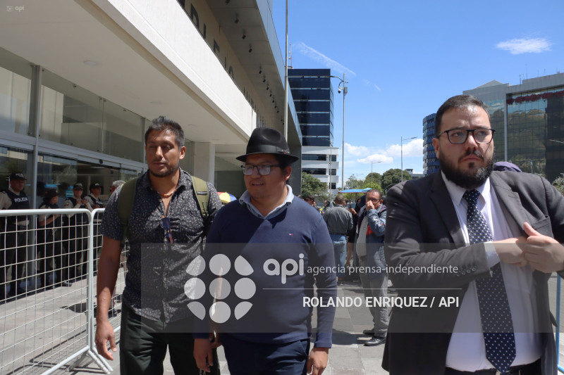 APAWKI CASTRO DEMANDA CONGELACION CUENTA