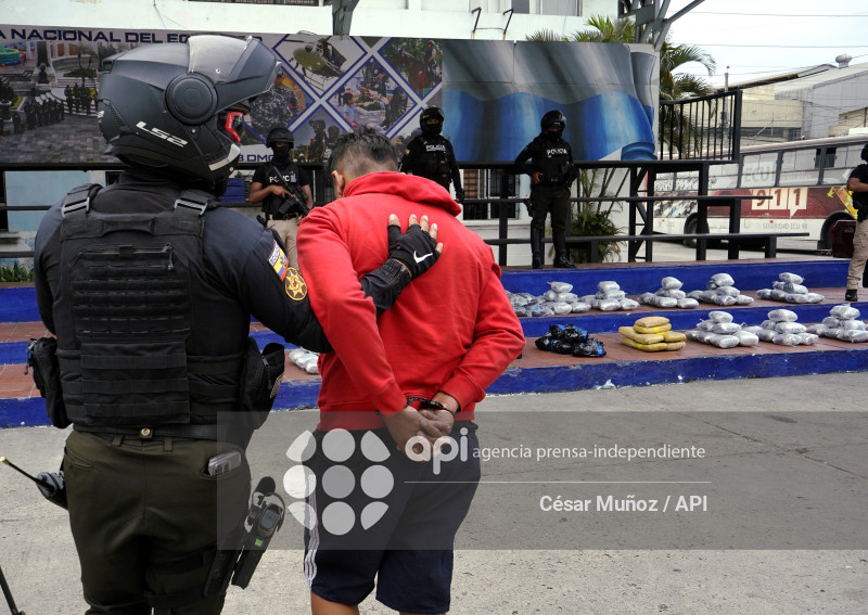 GYE-INCAUTACION BLOQUES MARIHUANA