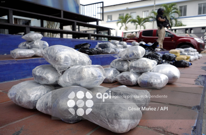 GYE-INCAUTACION BLOQUES MARIHUANA