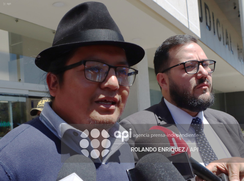 APAWKI CASTRO DEMANDA CONGELACION CUENTA