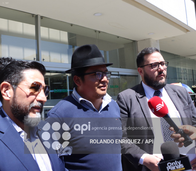 APAWKI CASTRO DEMANDA CONGELACION CUENTA