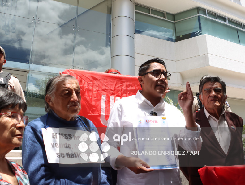 UNE DEMANDA INCONSTITUCIONALIDAD