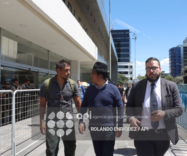 APAWKI CASTRO DEMANDA CONGELACION CUENTA