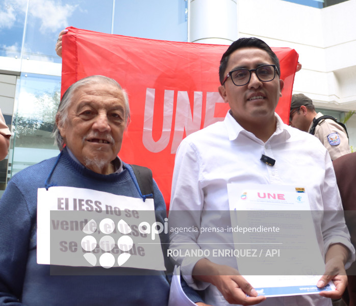 UNE DEMANDA INCONSTITUCIONALIDAD