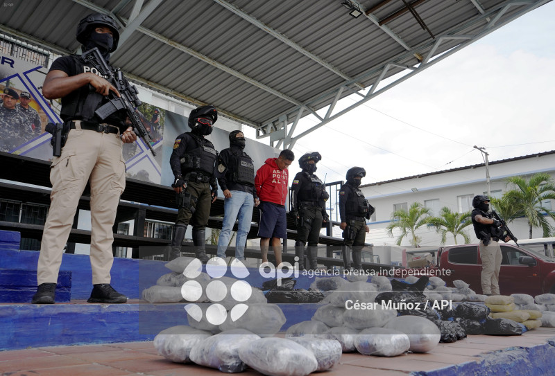 GYE-INCAUTACION BLOQUES MARIHUANA