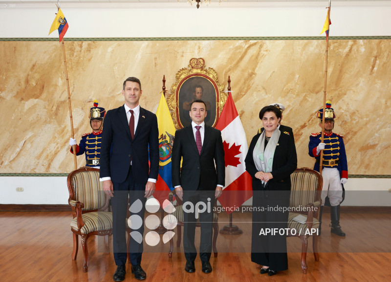 CUENCA-PRESIDENTE DANIEL NOBOA-CREDENCIALES