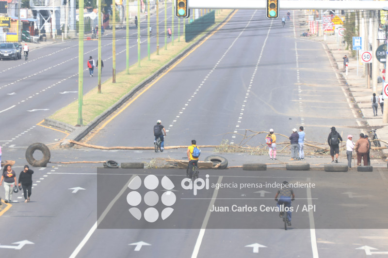 ATUNTAQUI-ANTONIO ANTE-PARO NACIONAL-MANIFESTACIONES-COMERCIO