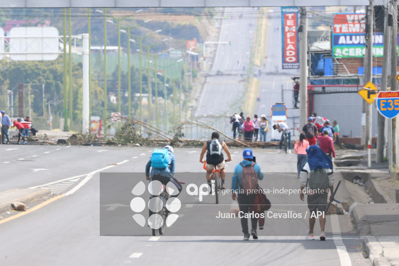 ATUNTAQUI-ANTONIO ANTE-PARO NACIONAL-MANIFESTACIONES-COMERCIO