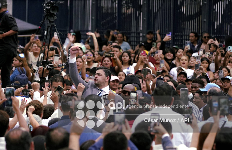 GYE-SESION SOLEMNE-AQUILES