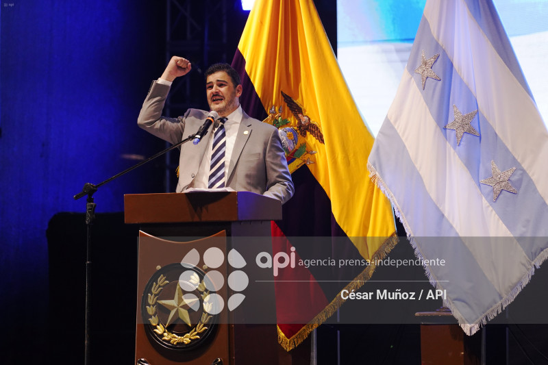 GYE-SESION SOLEMNE-AQUILES