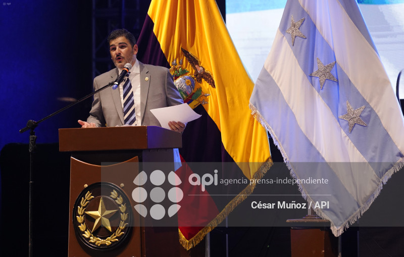 GYE-SESION SOLEMNE-AQUILES