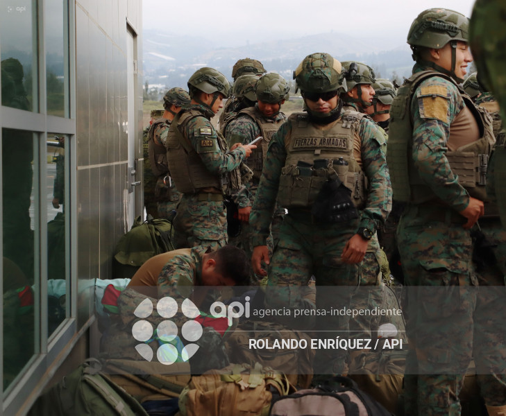 LLEGADA REFUERZOS MILITARES A QUITO