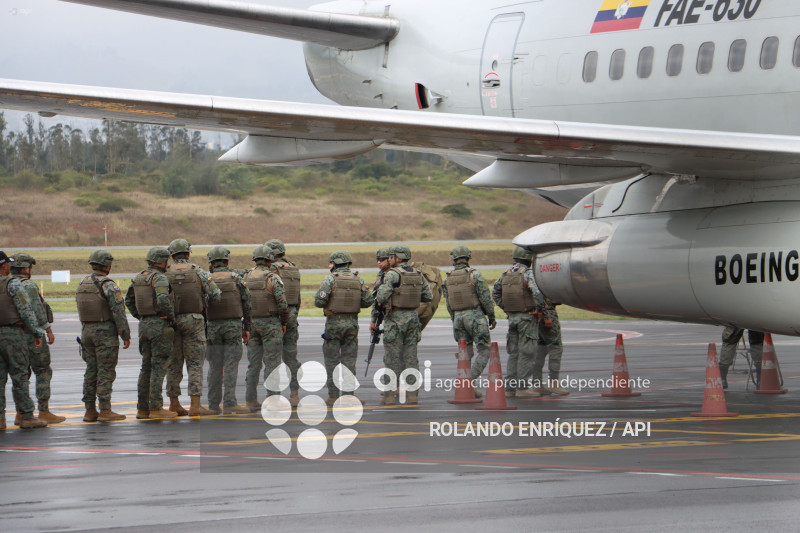 LLEGADA REFUERZOS MILITARES A QUITO