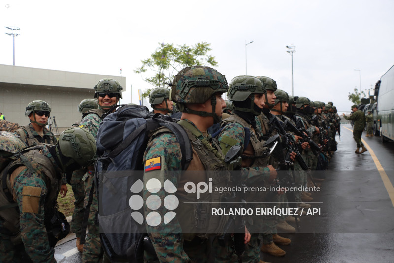 LLEGADA REFUERZOS MILITARES A QUITO