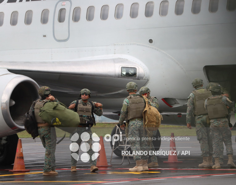 LLEGADA REFUERZOS MILITARES A QUITO