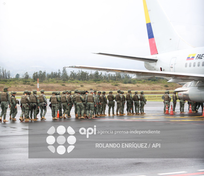 LLEGADA REFUERZOS MILITARES A QUITO