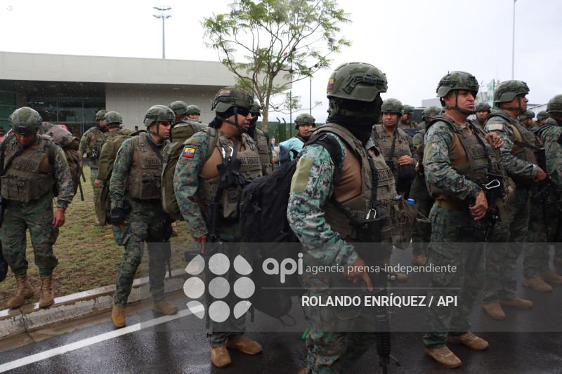 LLEGADA REFUERZOS MILITARES A QUITO