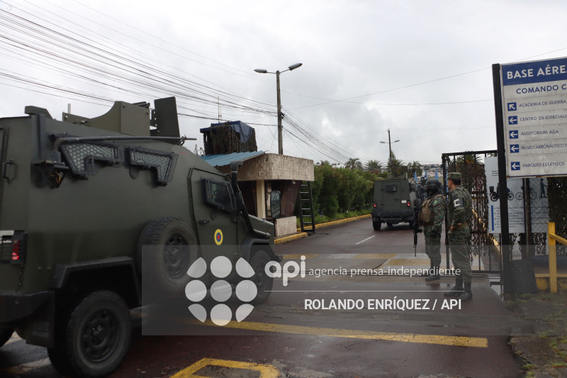LLEGADA REFUERZOS MILITARES A QUITO