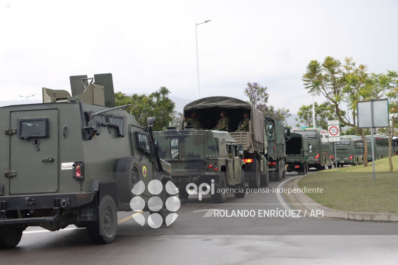 LLEGADA REFUERZOS MILITARES A QUITO