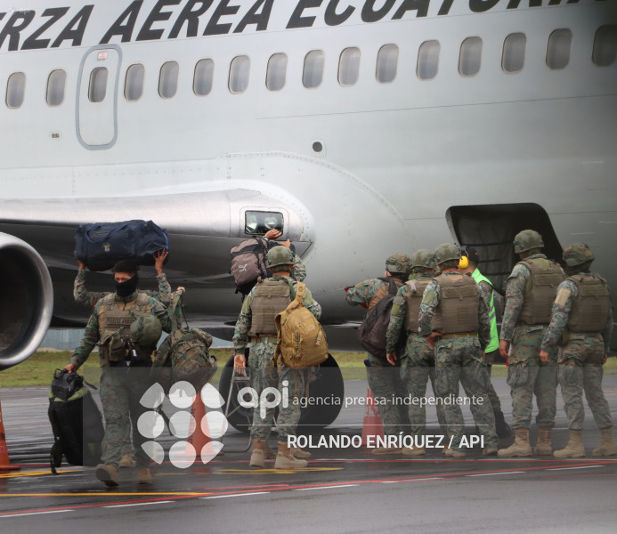 LLEGADA REFUERZOS MILITARES A QUITO