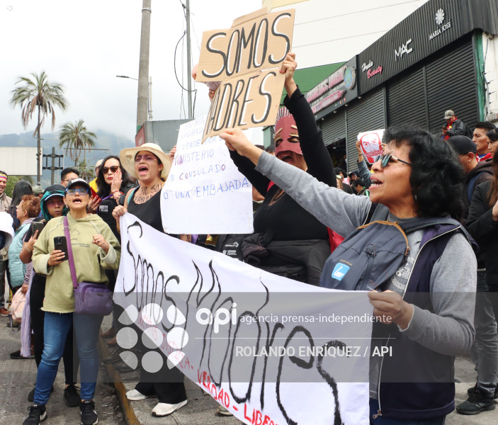 UIO MARCHA  MOVIMIENTOS SOCIALES